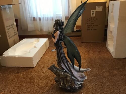 Schöne geflügelte Fee mit zwei Wölfen Harz Figur 23" Neu im Karton! #IB-L - Bild 8 von 15