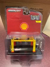 Greenlight Auto Body Shop series Four-post lift. SHELL Oil.