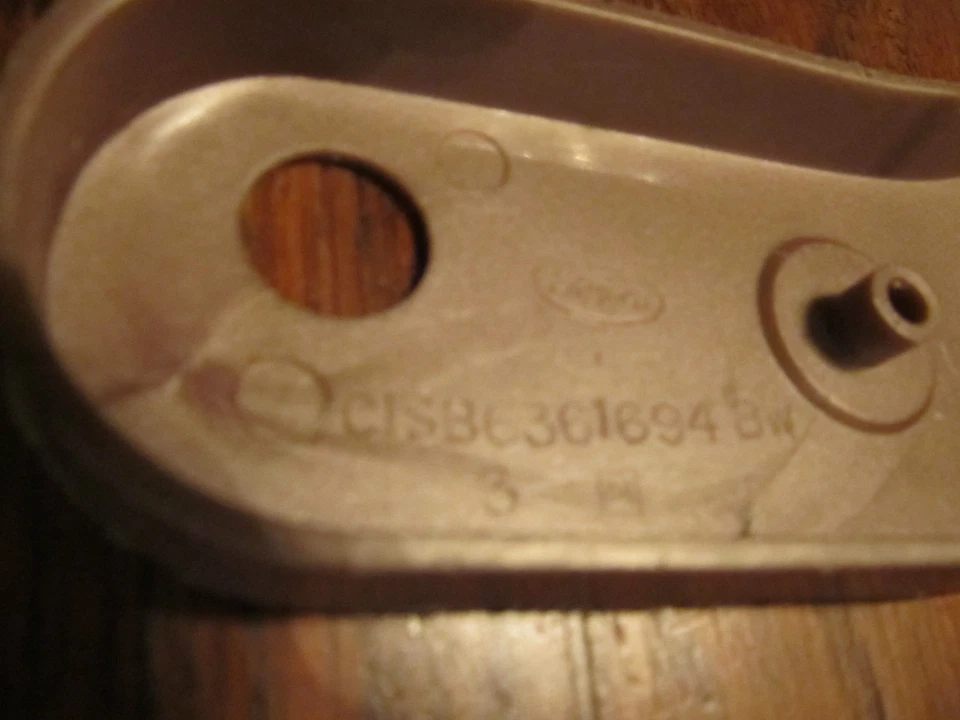  Cubierta de bisagra de asiento Ford Thunderbird 1961 oro bronce C1SB-6361694 NUEVO DE STOCK Foto 3 de 3