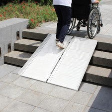 Tragbare Rollstuhlrampe 300 kg Tragkraft klappbare Rampe f&uuml;r Rollst&uuml;hle 90*73 cm
