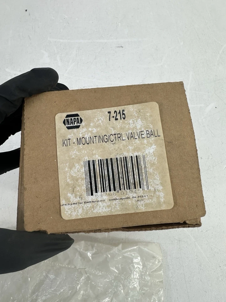 Ford Mustang 1965 kit de bola de válvula de montaje nuevo en stock Napa Foto 3 de 4