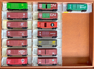 MICRO-TRAINS N SCALE DOUBLE SLIDING DOOR BOXCARS - SEE PICS/ LISTING FOR DETAILS