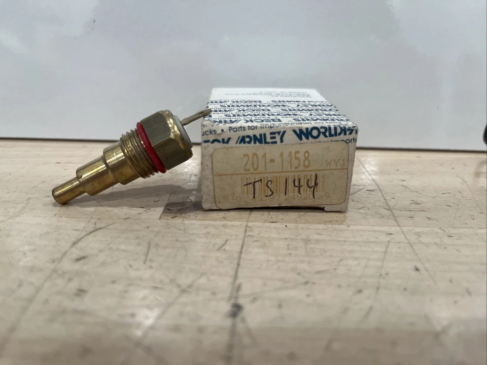 Interruptor de ventilador de refrigeración del motor inferior Beck/Arnley 201-1158 (TS-144) 79-91 Dodge Colt Foto 3 de 3