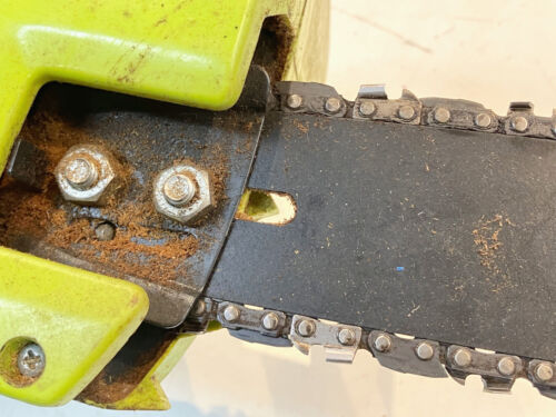 working Poulan 1425 electric chain saw w/ 14 inch Guide Bar - Part# 530-044333 - Picture 13 of 22