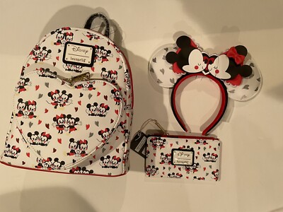 3 Loungefly Disney Mickey and Minnie Love Hearts AOP for  display picture 1