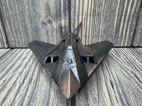 Sacapuntas vintage de metal Stealth Fighter Jet modelo coleccionable - Imagen 2 de 7