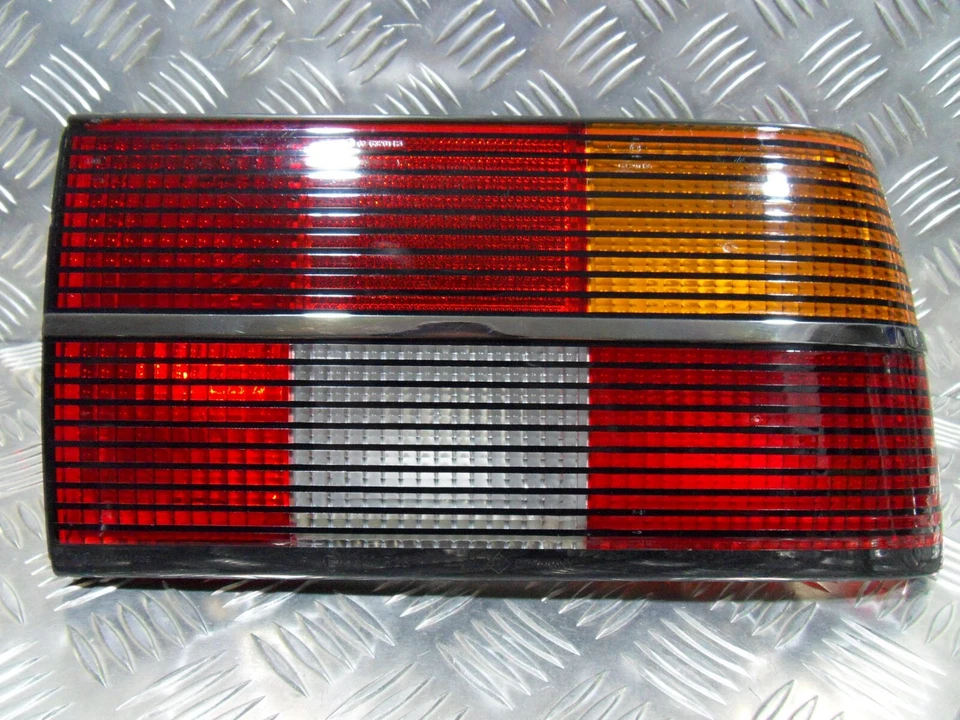 Luz de freno trasera derecha original Vauxhall Cavalier Mk2 SRi 130 1982 a 1988 NOS - Imagen 2 de 4