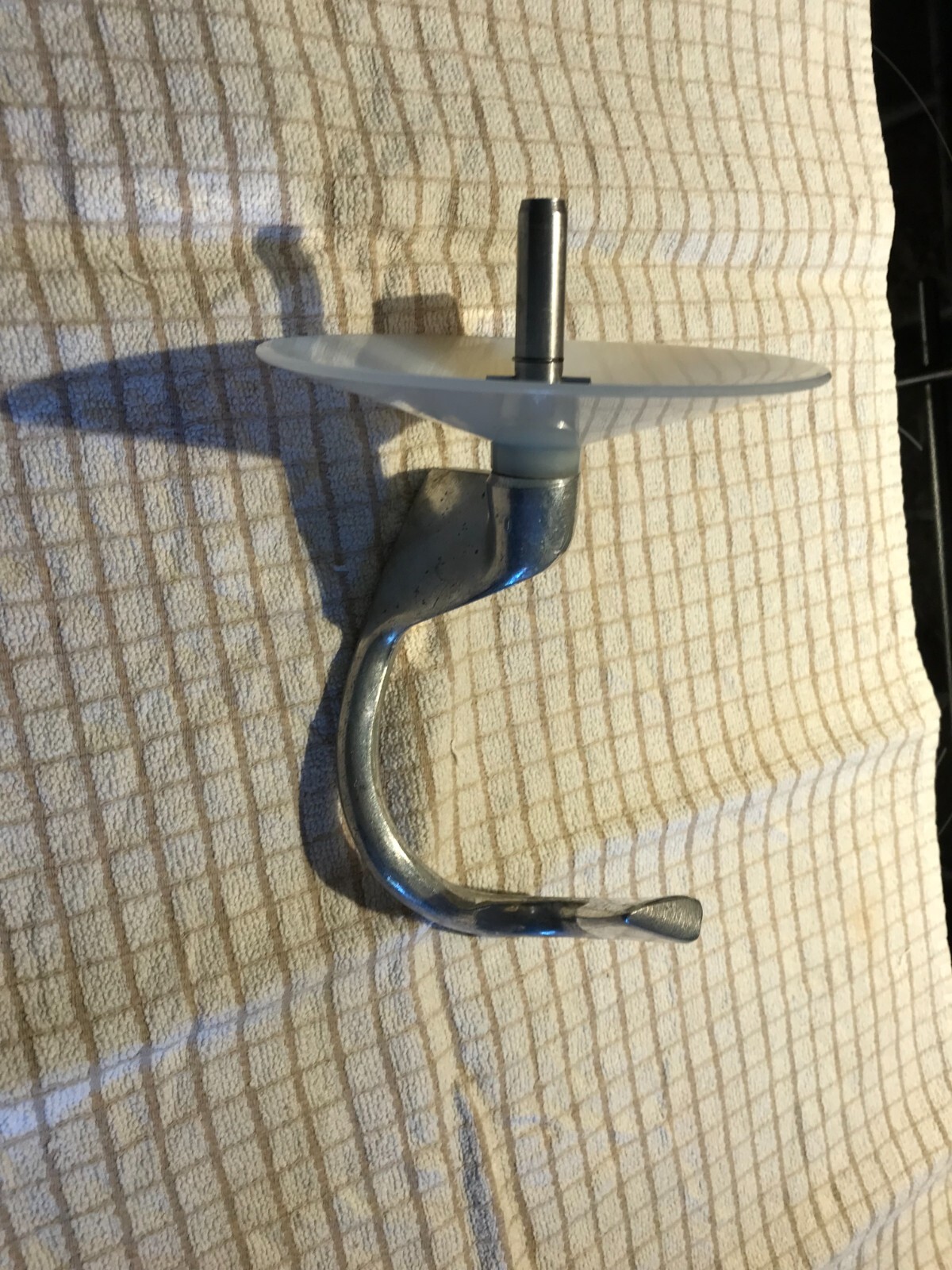 Kenwood chef a901 mixer plus attachments. Good condition, classic food