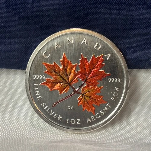 .999 Fine Silver 1 Oz 2001 Canada Maple Leaf Colorized