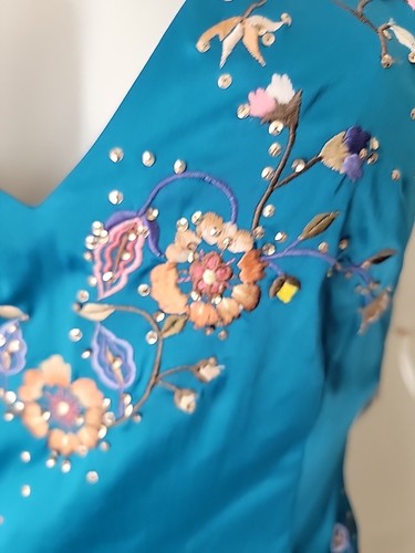Mandalay Sheath Dress Sequin Sleeveless Blue Satin Sz 6 Floral Embroidered - Picture 3 of 19