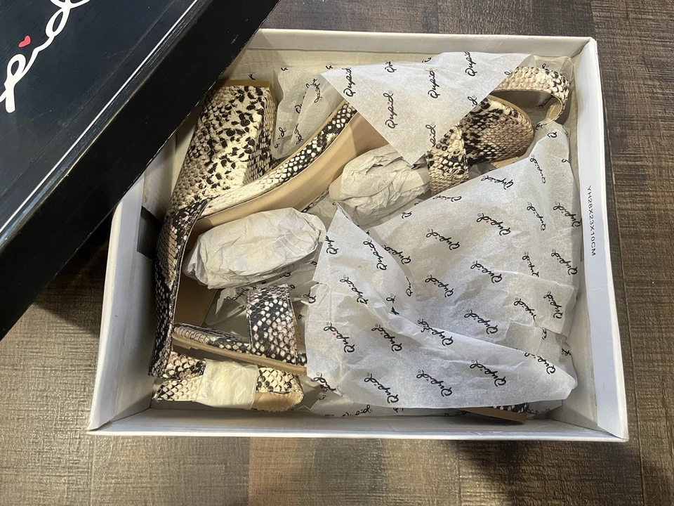 Sandalia de Tacón Qupid Katen con Diseño Estampado de Serpiente y Tacón Bloque Talla 9 Foto 2 de 4