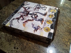 2006  LEGO BIONICLE: Vezon & Kardas (10204)   INCOMPLETE, PARTS ONLY!!!! REPAIRS