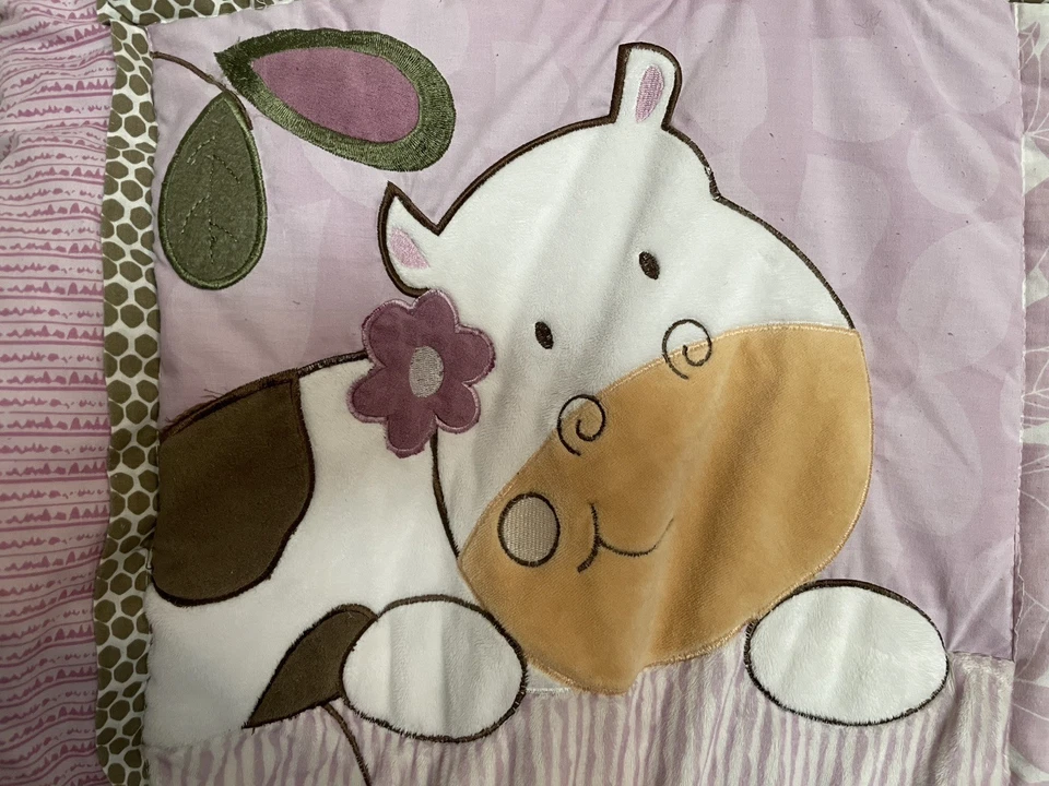 CoCaLo Rosa Safari Selva Bebé Cuna Edredón Borde Volantes 40 X 46 en Mono Elefante Foto 2 de 4