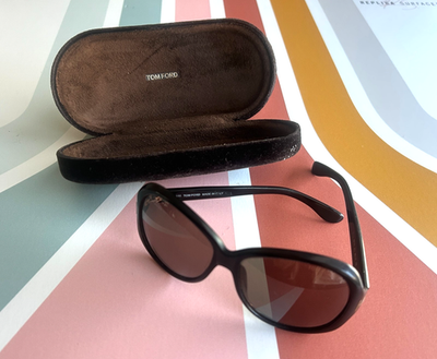 Tom Ford Cecile TF171 01J Sunglasses 55mm Black Frame and  display picture 1