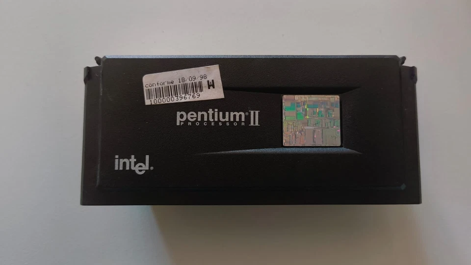 Intel Pentium II 266 MHz -SL2W7 - - Immagine 3 di 3