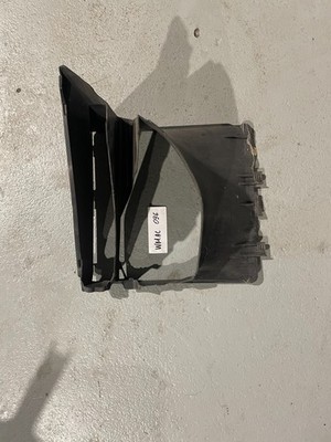 PORSCHE MACAN 3.0 PETROL 2019 AIR GUIDE PANEL RIGHT SIDE 95B117336E #WM96