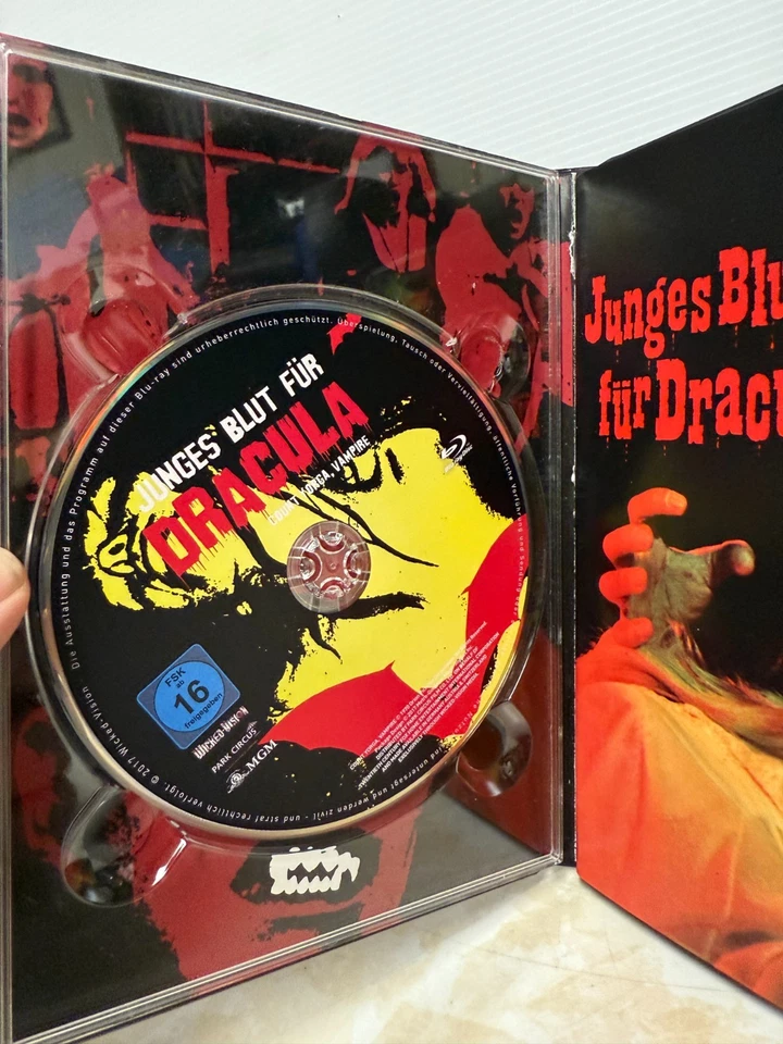 Count Yorga, Vampire mediabook blu ray DVD Limited Edtion Mediabook Region B Foto 4 de 4