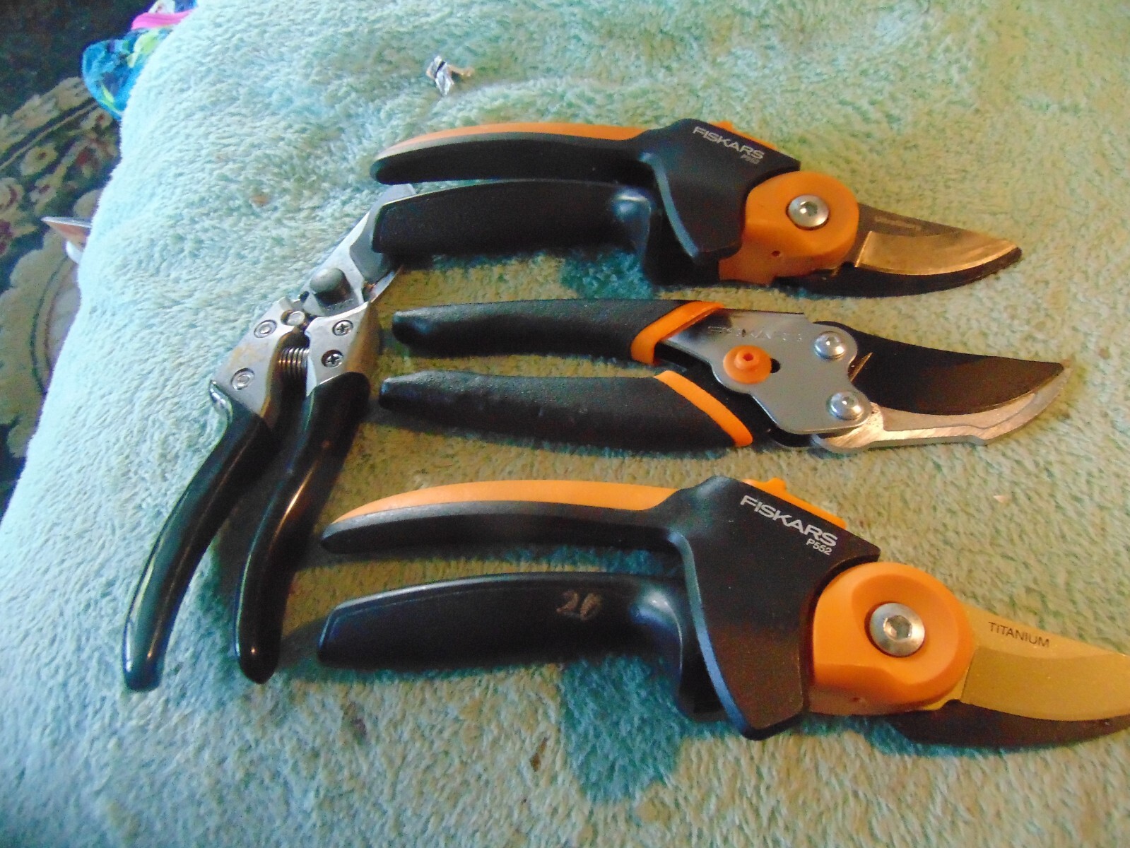 FISKARS 3/4" TITANIUM PRUNERS P552 times two PLUS MORE eBay