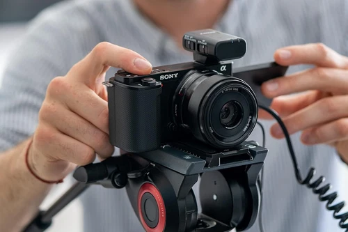 Sony ZV-E10 Mirrorless 24.2MP 4K Digital Camera with 16-50mm Lens Black - Picture 6 of 6