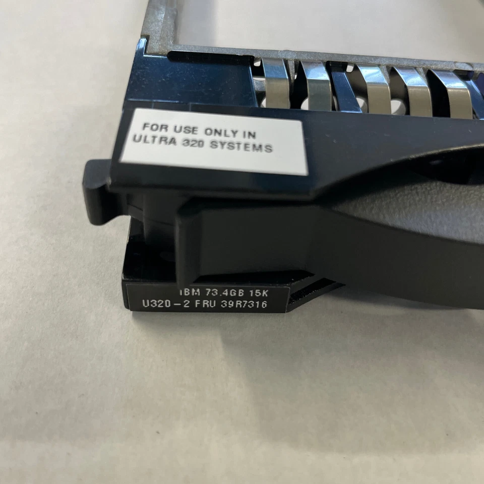 Geniune IBM 3.5" Ultra 320 Server SAS HDD Hot Swappable Tray Caddy 39Y8998 - Image 4 of 4