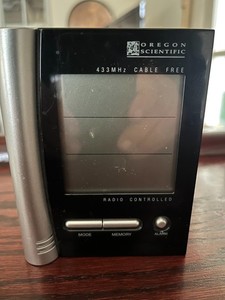 Oregon Scientific EMR898A In-Out And RF Clock Thermometer with Sensor