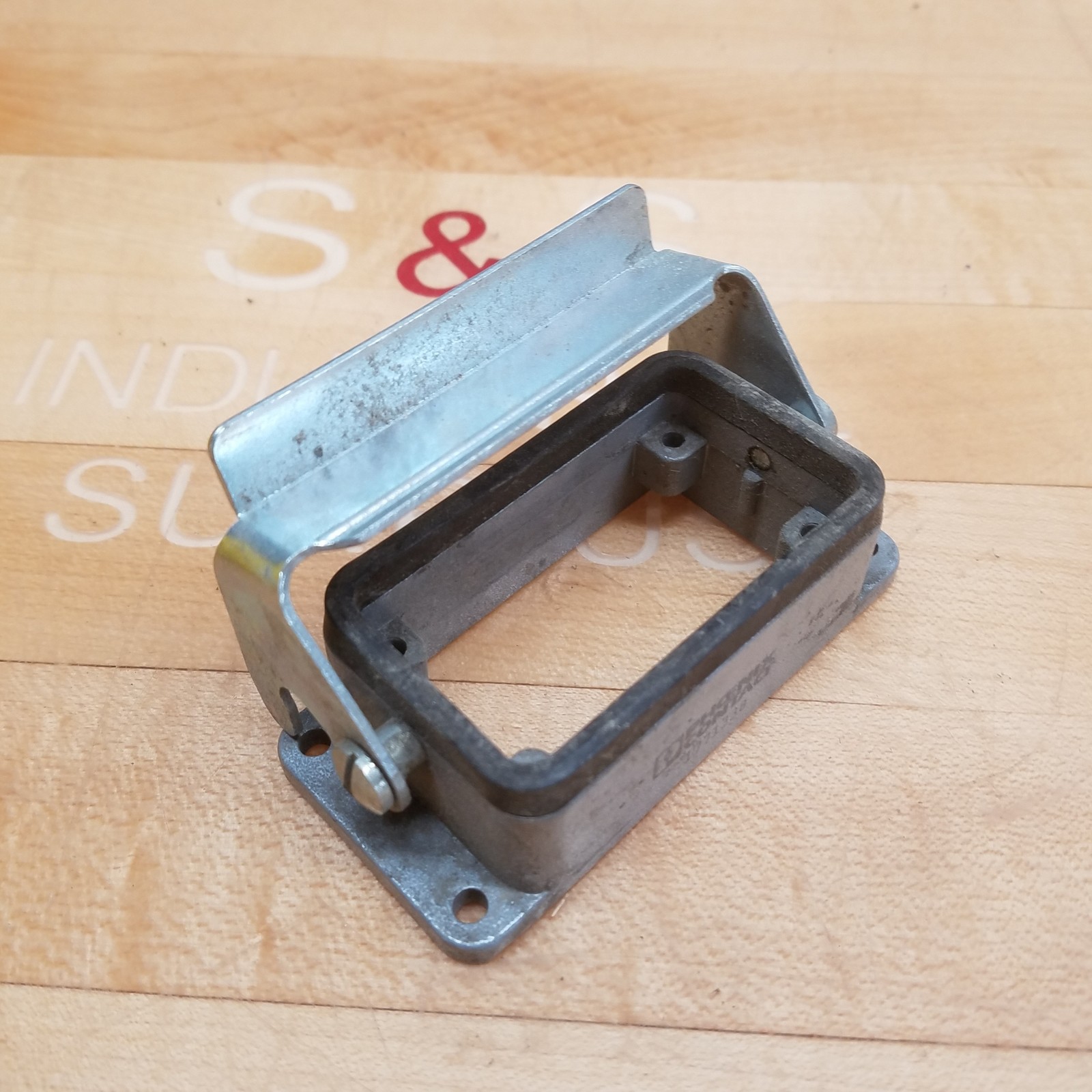 Pheonix Contact HC-B 10-AML Panel Mounting Base, 1771338 - USED