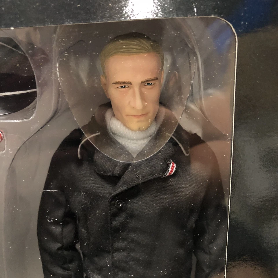 Dragon 1/6 WWII Michael Whittmann & Joachim Peiper LAH Panzer Commander Meeting - Image 2 of 4