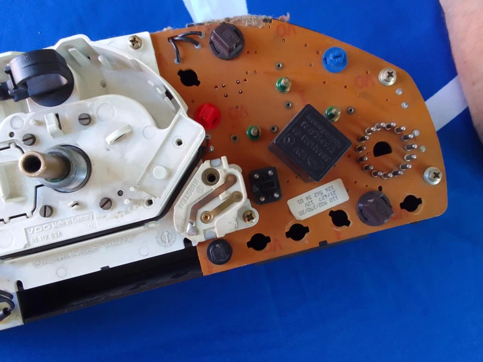 Mercedes Benz w124 E300 turbo diésel odómetro con tacómetro Foto 3 de 4