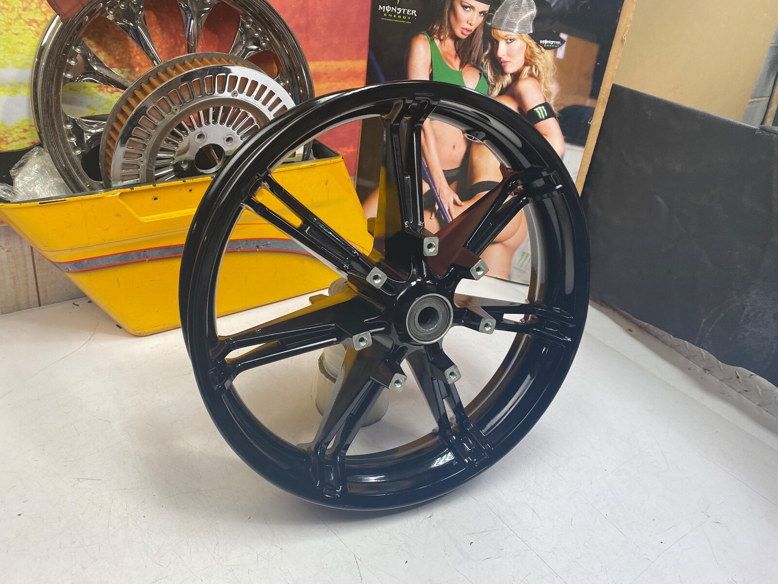 🔥OEM 0923 Harley Touring 18"x3.5" Black Impeller Front Wheel " BENT"🔥