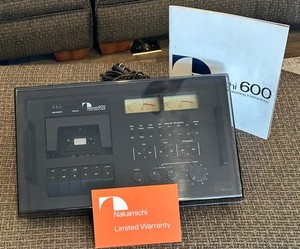 NAKAMICHI 600 Cassette Deck w dust cover and original manual. MINT !