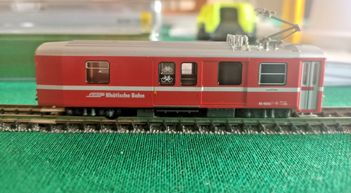 Kato DS 4223 Carrozza bagagliaio RhB  " scala N con illuminazione Kato | Condition: Nuovo