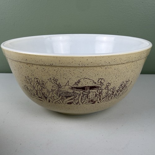 Vintage 1981 PYREX Forest Fancies Mushrooms #403 Mixing NestingBowl 2.5 Qt - Image 1