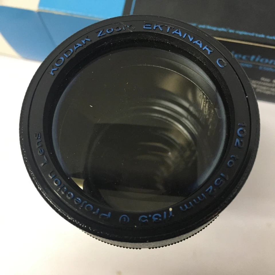Lente de proyección Raynox 100-150 mm (4-6") zoom F3,5 FF Kodak carrusel ectagráfico Foto 2 de 3