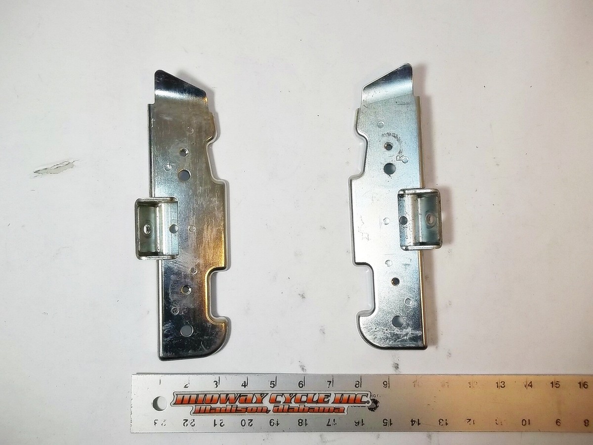 SUZUKI 18 AN650 BURGMAN EXECUTIVE REAR FLOOR BOARD BRACE 43620