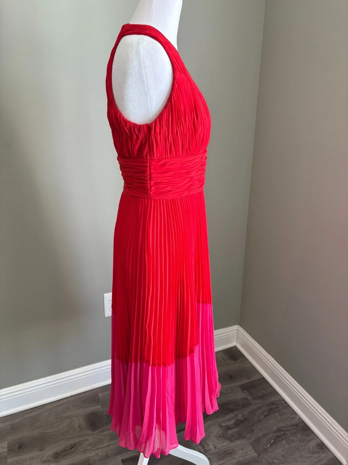 Abito donna Carmen Marc Valvo rosso impero Halter plissettato aderente svasato San Valentino 4