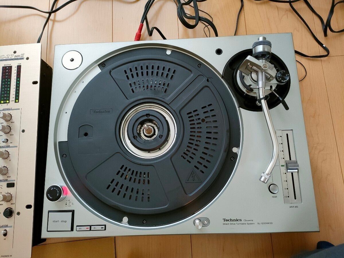 Technics SL-1200MK3D 2set Turntables Vestax PMC-27MKII Mixer Technics SL-1200MK3D 2set Turntables Vestax PMC-27MKII Mixer