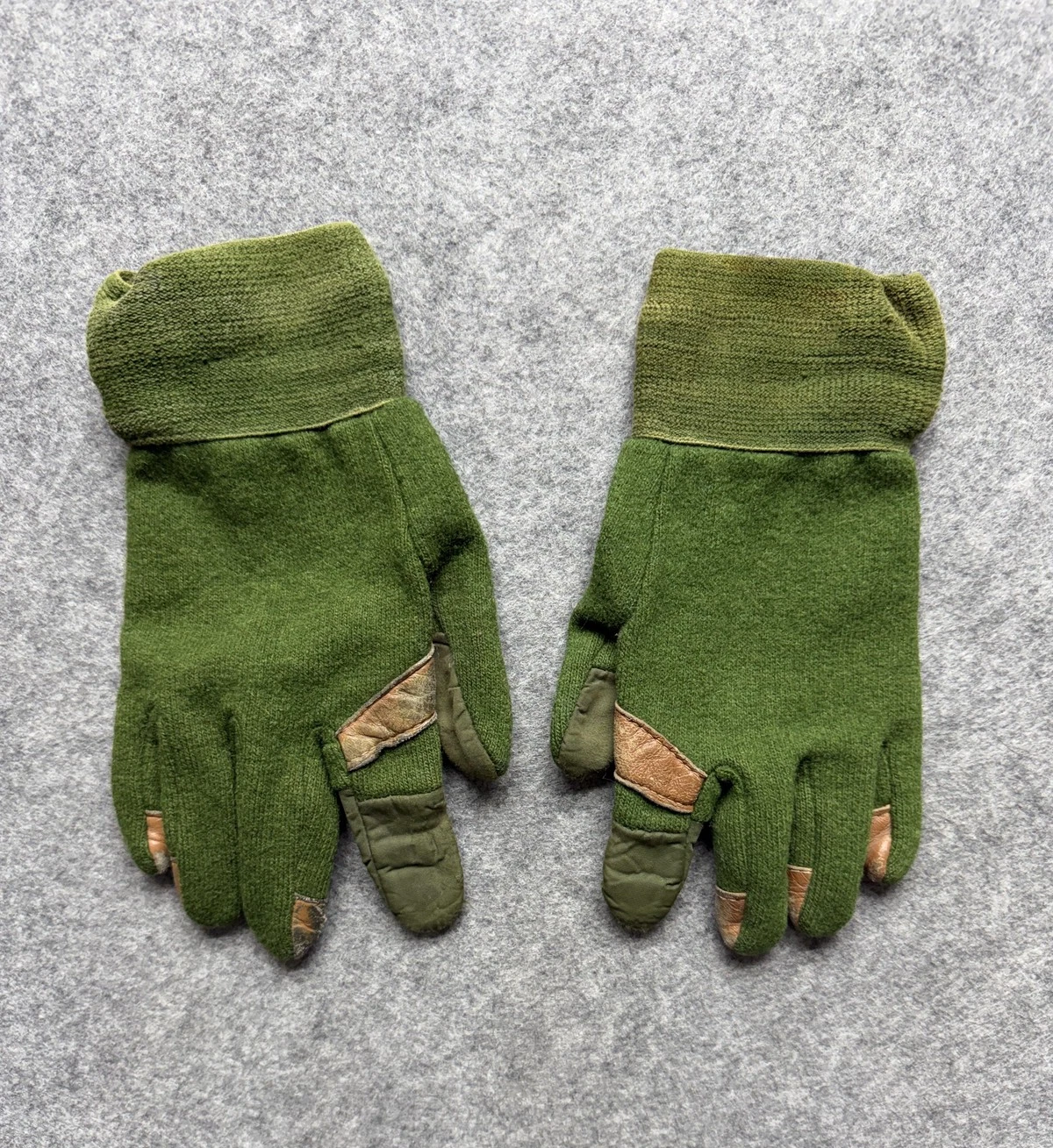 Vintage Morris Feel Gloves Mens Large Green Leather Palm Wool 70s Hunting Read*
Opens in a new windo