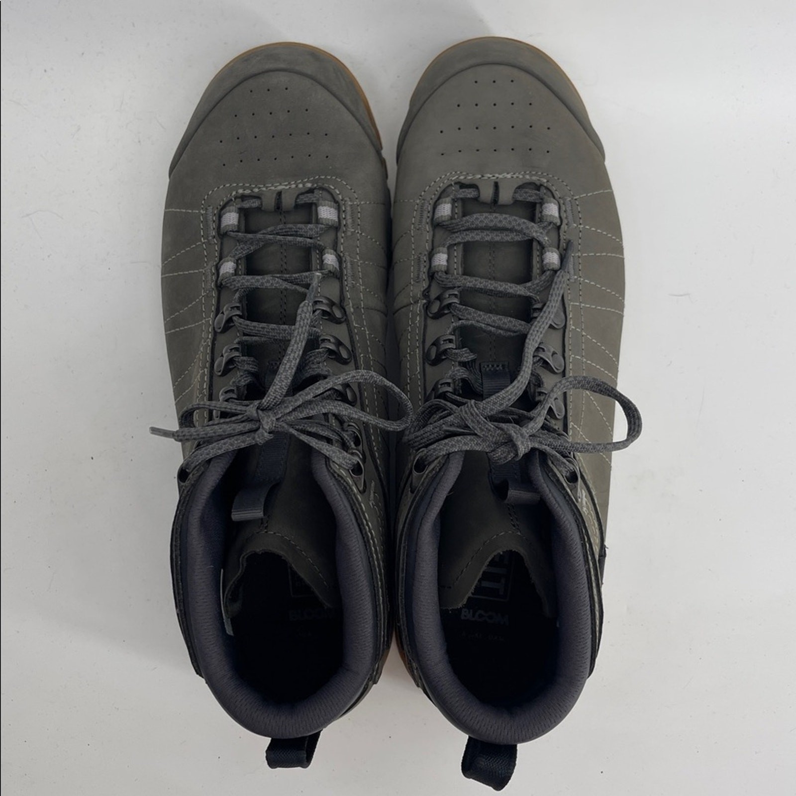 Oboz Footwear Bozeman Leather Mid waterproof lace up insulated hiking boots  12