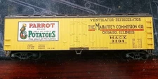 Train Miniature HO "Parrots Brand" Wood Reefer M.A.C.X. #3304 w/Couplers 
