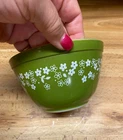 Vintage Pyrex #401 Spring Blossom Crazy Daisy 750ml Mixing Bowl