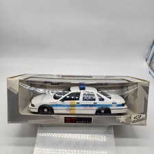 32Z UT Models 1:18 Chicago Police Chevrolet Caprice Diecast White Blue Cop Car