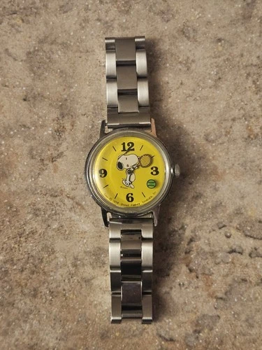 Timex Snoopy Tennis Watch 1976 Vintage Yellow Peanuts Mystery Ball Design