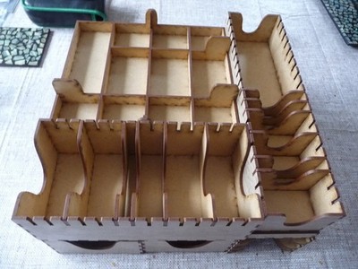 Arkham Horror 3. Edition Organizer (hält alle Erweiterungen).