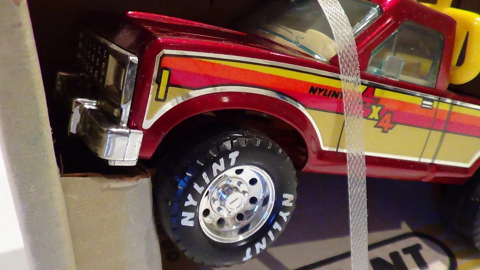 1984 85 86 vintage NYLINT 8217 Ford Ranger 4x4 pickup truck wheelie box - Image 3 of 4