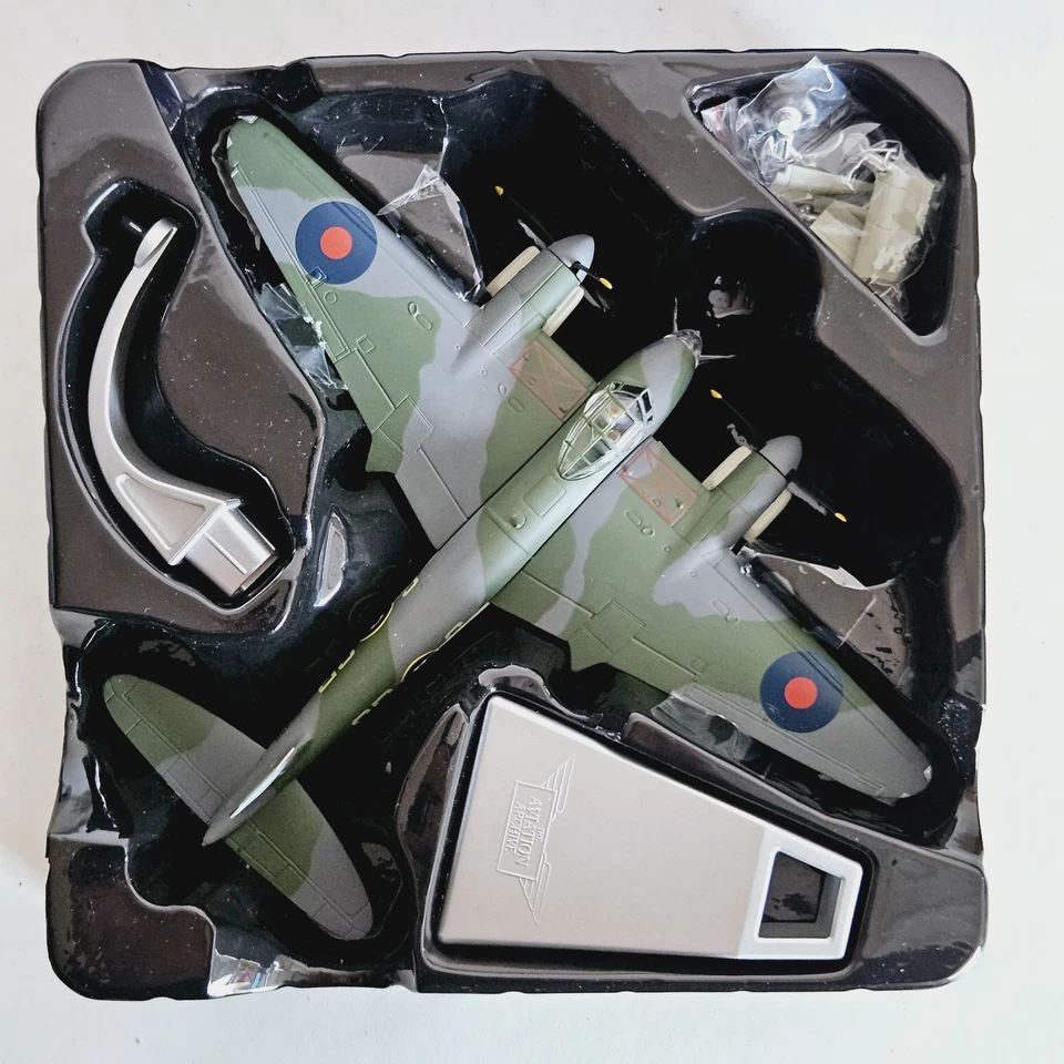 Mosquito Corgi AA32820 De Havilland B.IV DK296 George Parry RAF Nº 105 1942 1/72 Foto 2 de 4