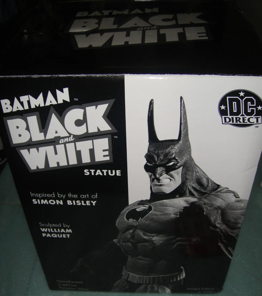 DC DIRECT Batman Blanco y Negro ESTATUA SIMON BISLEY ¡NUEVA! Maqueta CABALLERO OSCURO Foto 4 de 4