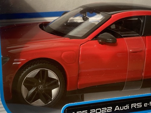 1:25 Maisto Audi RS e-tron GT 2022 red diecast model sports car #32907 - Picture 4 of 5