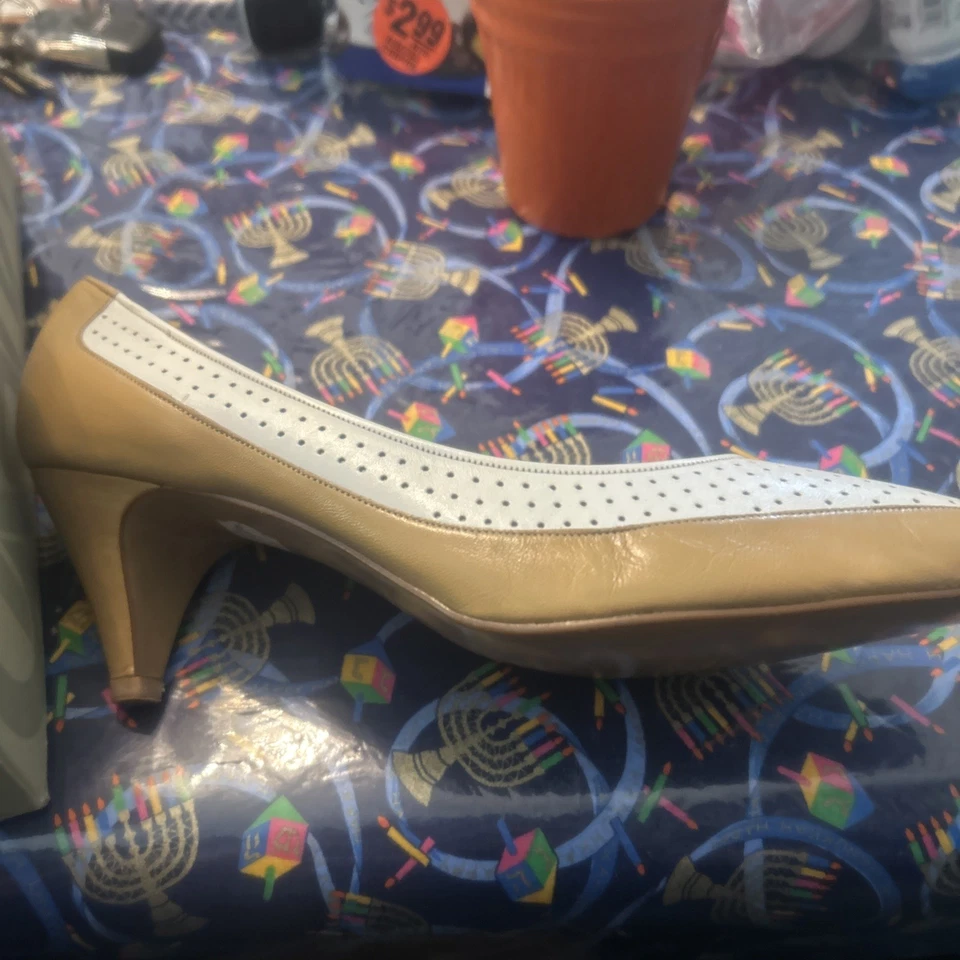 Tacones de salón vintage de cuero naturalizador para mujer talla 10 B Foto 3 de 4