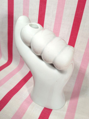 Retro 1980's Castle Enterprises Mid Mod Porcelain Closed Hand Toothbrush Holder