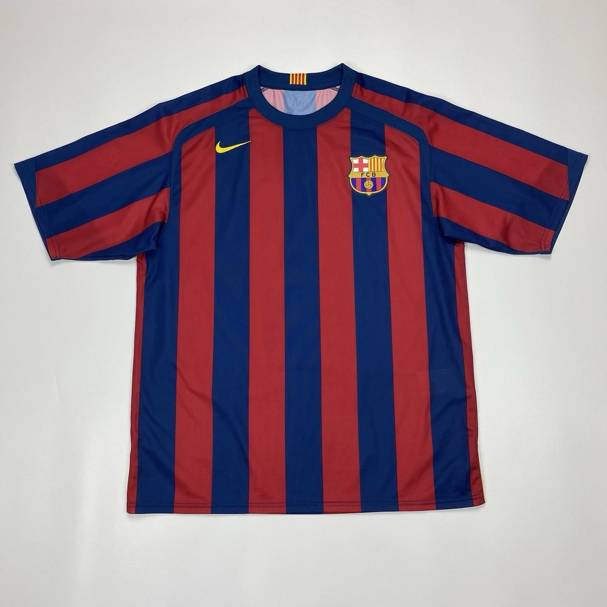 Vintage Ronaldinho Barcelona 2005 2006 Football Shirt Soccer